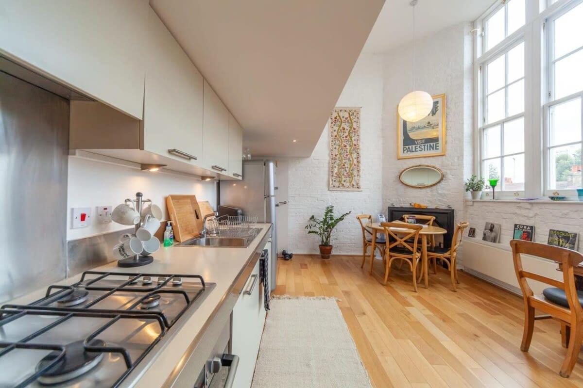 Charming 1 Bedroom Apartment In Old School House ลอนดอน ภายนอก รูปภาพ